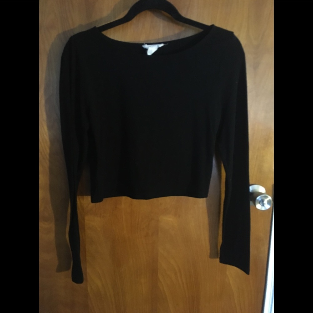 Black Long Sleeved Crop Top
